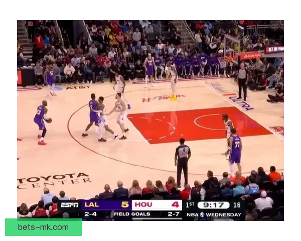 詹姆斯带队挑战篮网争十连败 火箭客场力拼灰熊三连胜